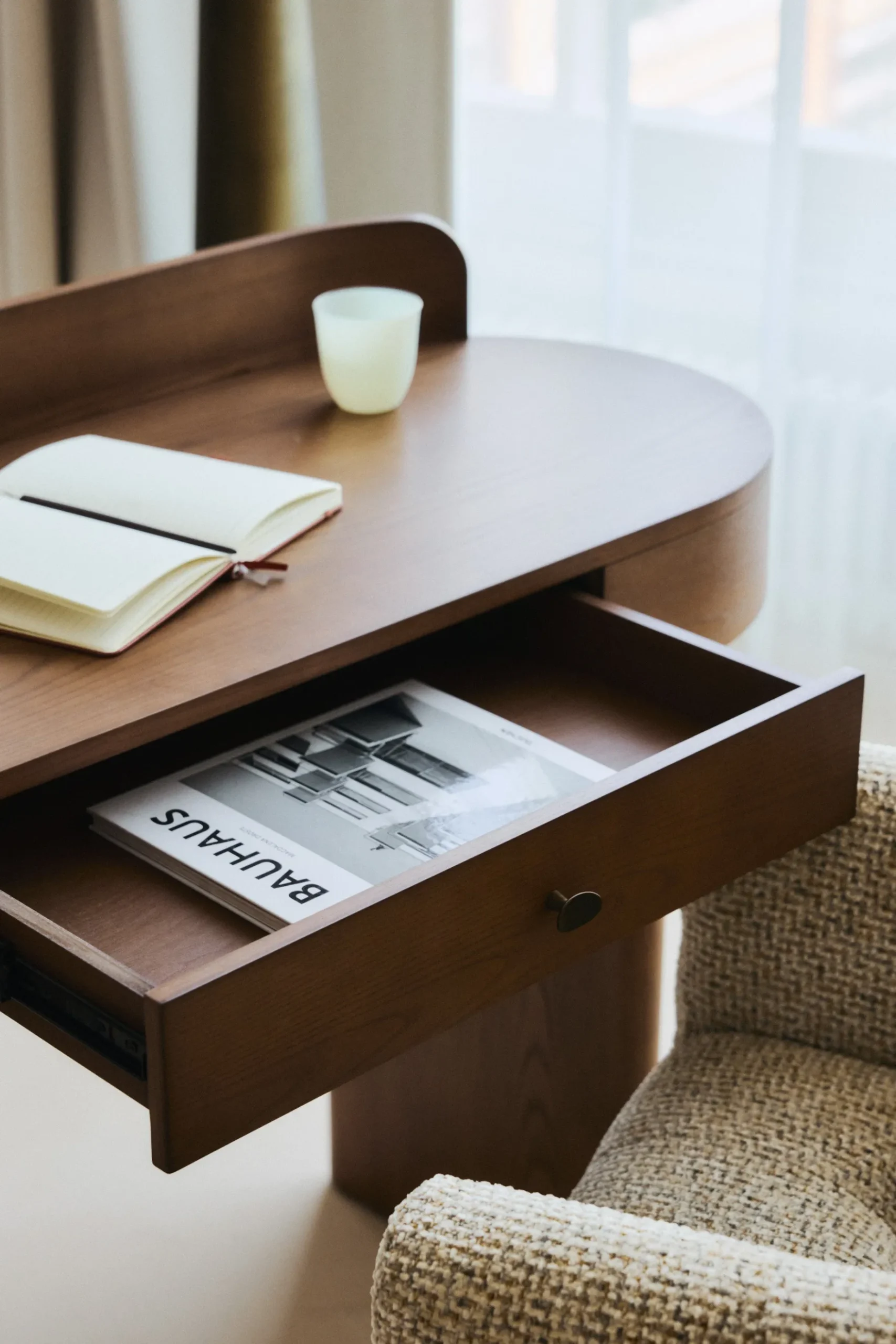 Bureau ou Coiffeuse, Bois teinte noyer veiné, L120 Lina