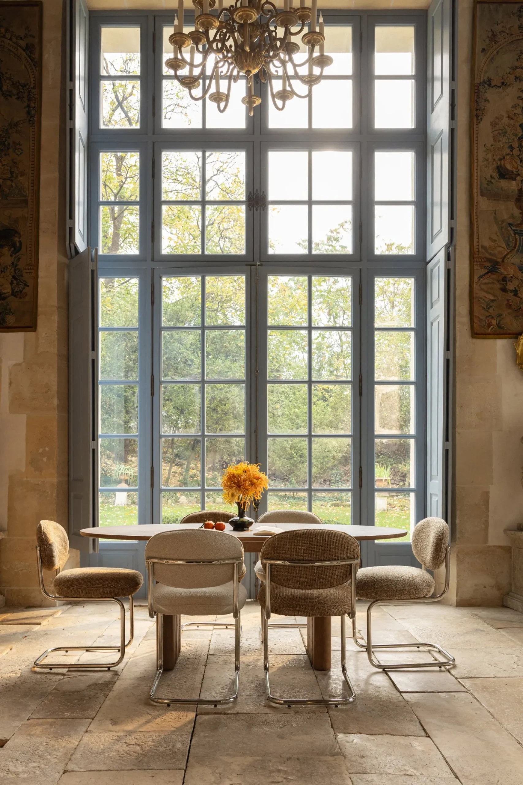 Chaise, Beige macchiato bouclé & métal chromé Amberta