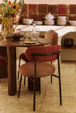 Chaise bicolore, Tweed orange miami, Rouge brique & Métal noir Maia