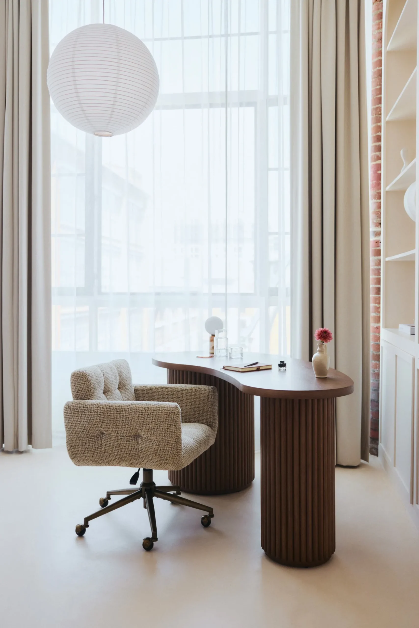 Chaise de bureau rotative, Tweed moucheté marron & métal doré Valeria