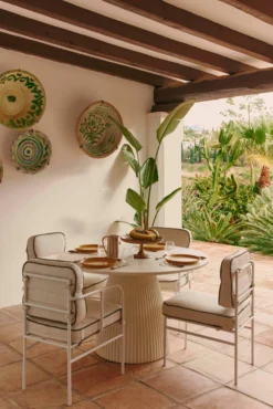 Chaise de jardin avec accoudoirs, Beige bouclé, vert sauge & métal blanc Maddalena
