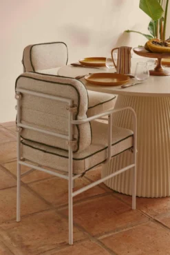 Chaise de jardin avec accoudoirs, Beige bouclé, vert sauge & métal blanc Maddalena