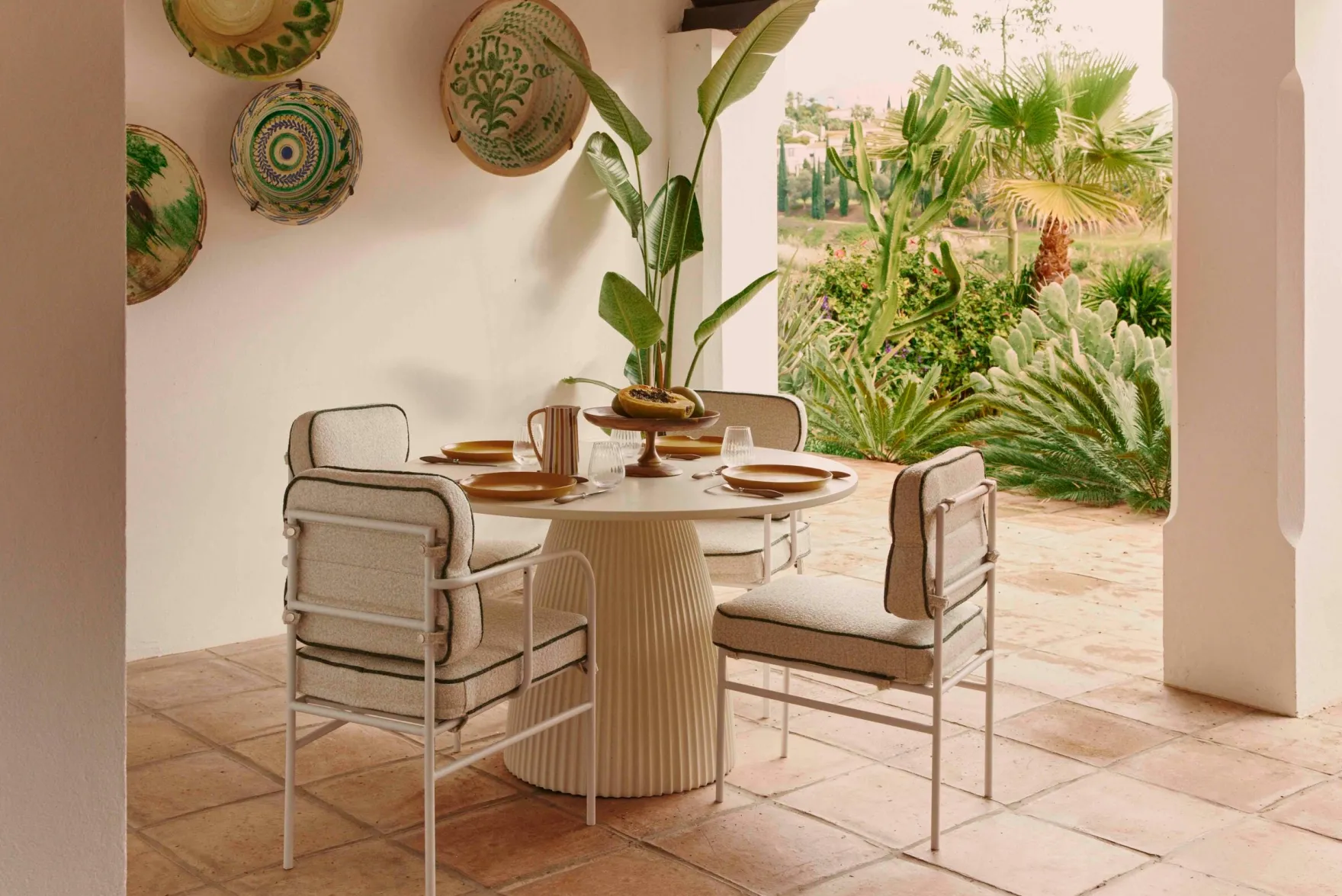 Chaise de jardin, Beige bouclé, vert sauge & métal blanc Maddalena