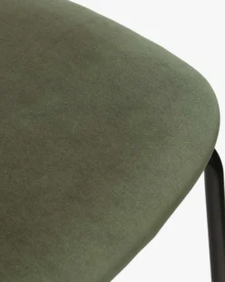 Chaise, Velours vert bouteille, bois noyer & métal noir Eero
