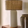 Lampe de table, Abat-jour fibre naturelle & céramique blanche, H72 Agape