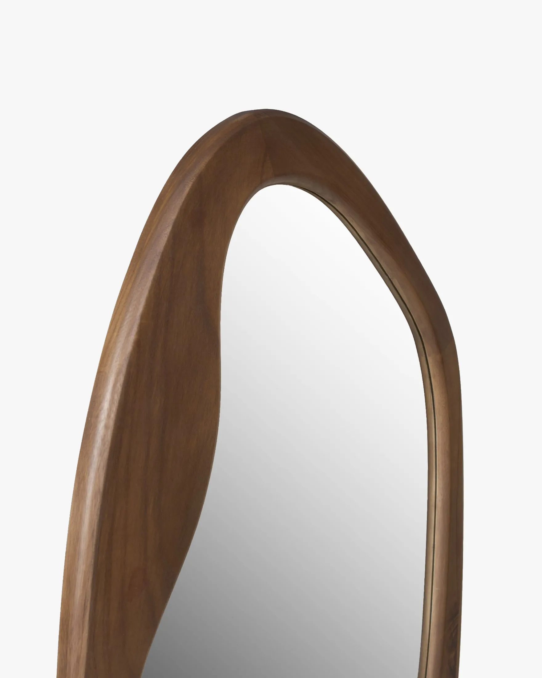 Miroir organique, Bois de Paulownia teinte noyer, H89,5 Nubia