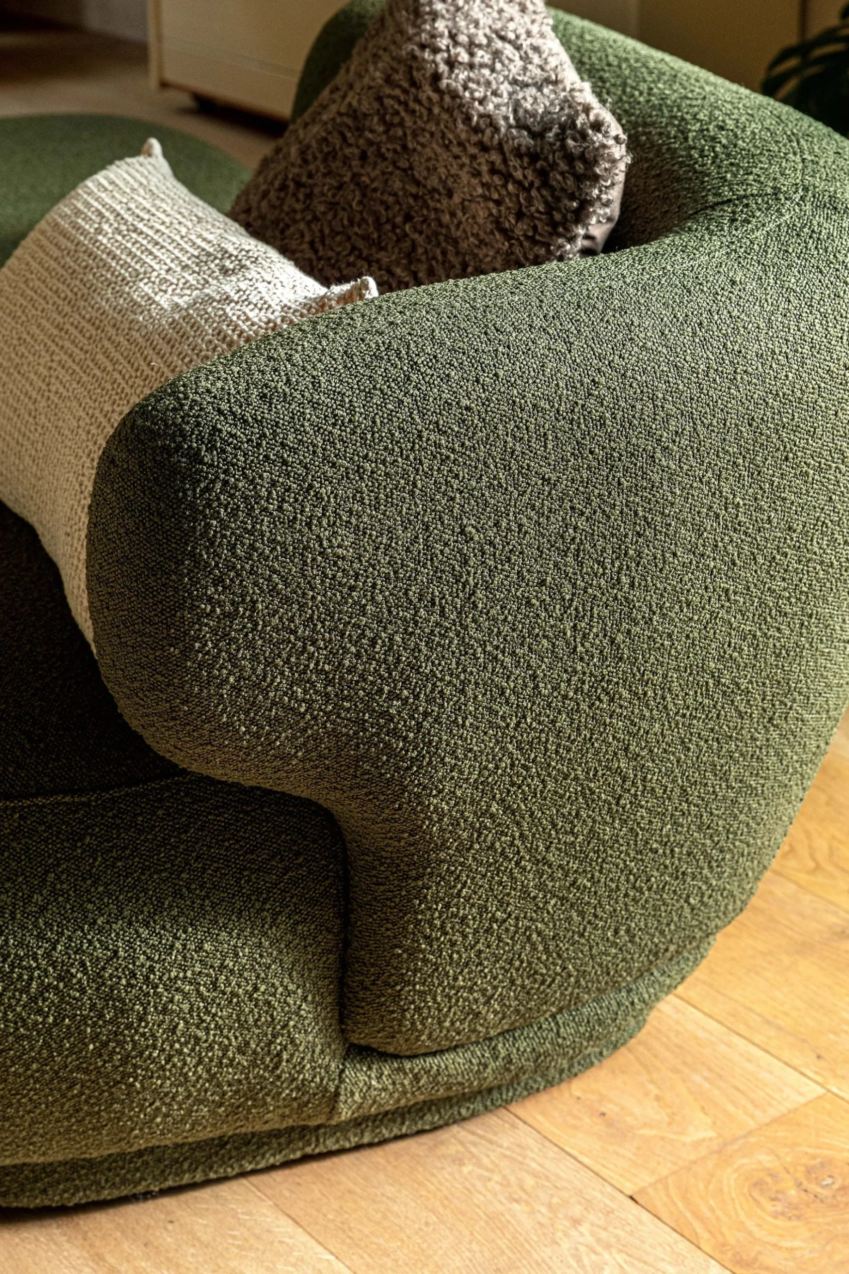 Méridienne accoudoir droite, Vert kaki bouclé, L200 Giulia