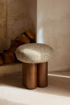 Pouf, Tweed vert sauge doré & Frêne massif teinte noyer, H48 Popa