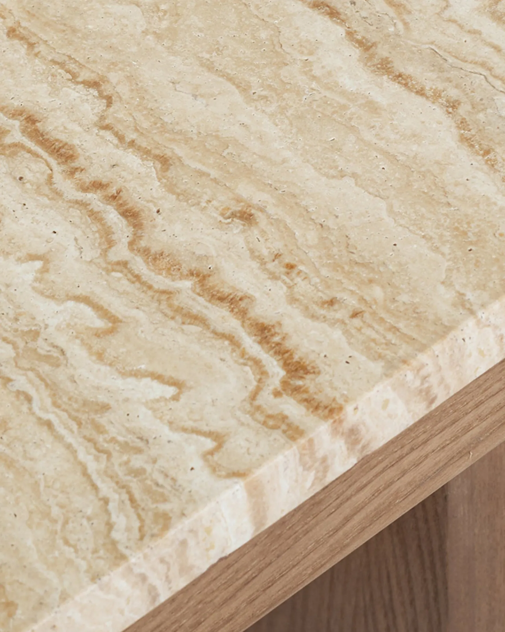 Table basse, L65, Travertin waterproof & bois de frêne teinte noyer Highland S
