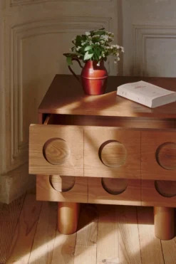 Table de chevet, Bois de frêne teinte noyer, H50 Cooper