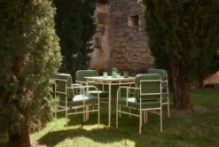 Table à manger de jardin, pour 4 personnes, Métal beige amande, 90x90 Maddalena